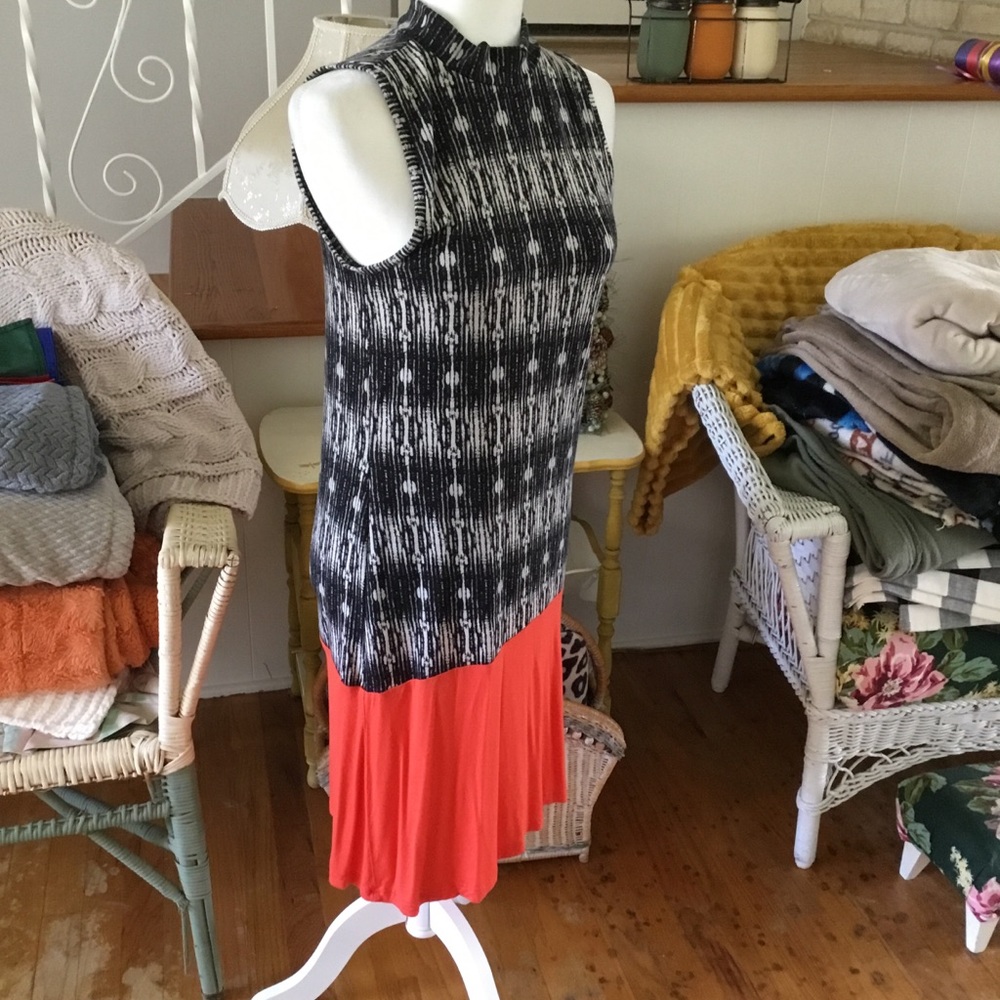 THML DRESS - Picture 2 of 8